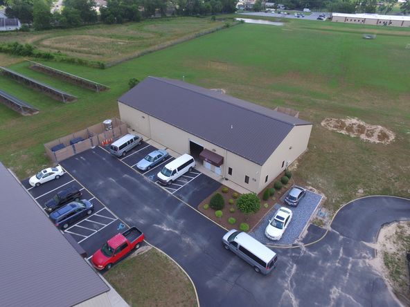 Venture Business Center: 180-187 Kent Dr, Seaford, DE 19973